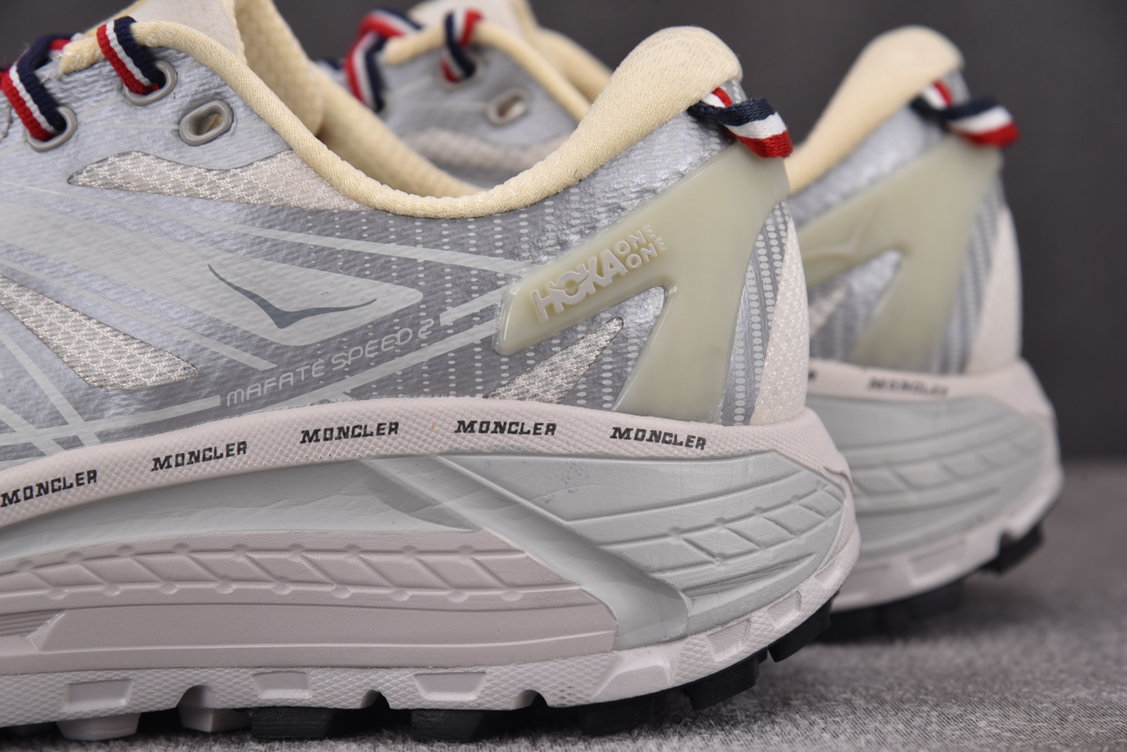 Hoka2 尺码36-45

纯原版出品-Hoka One One Moncler x Mafate S