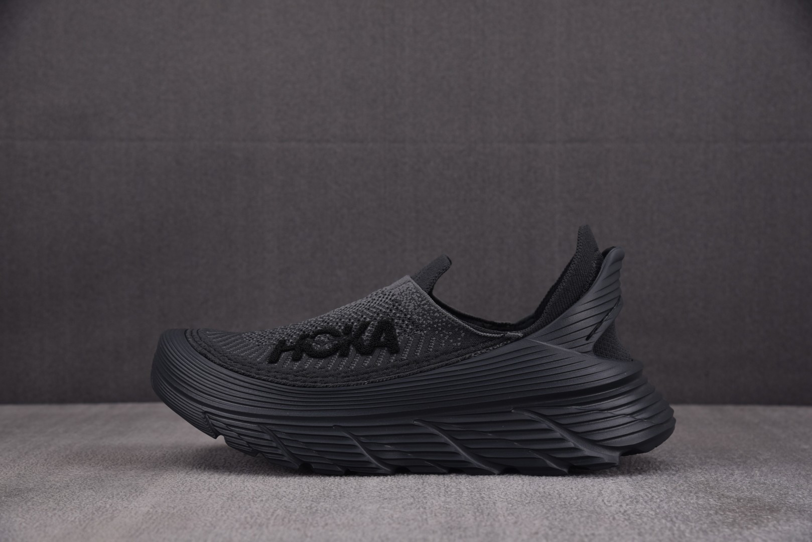 Hoka 尺码36-45

纯原版出品-Hoka One One Restore TC Black Al