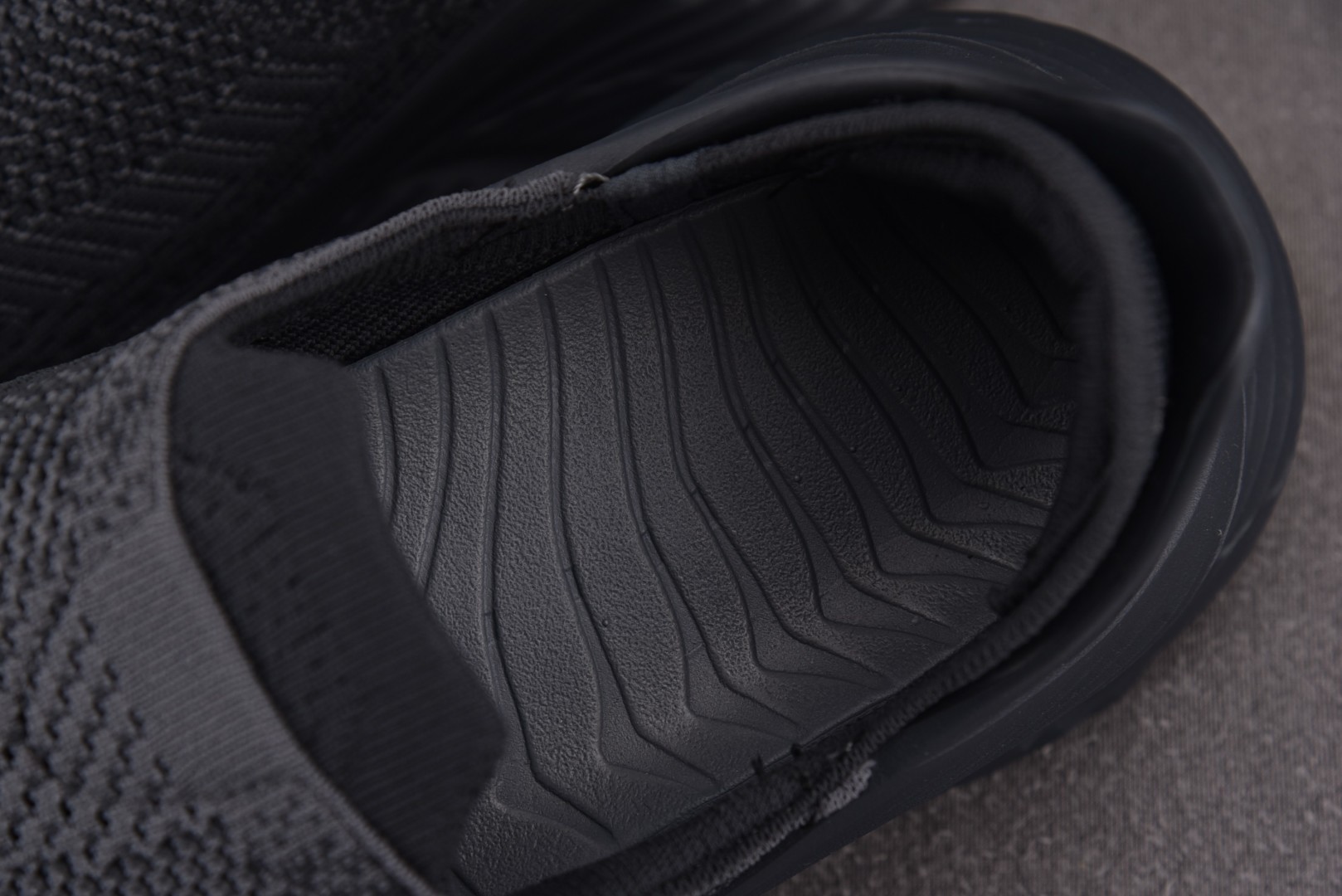 Hoka 尺码36-45

纯原版出品-Hoka One One Restore TC Black Al