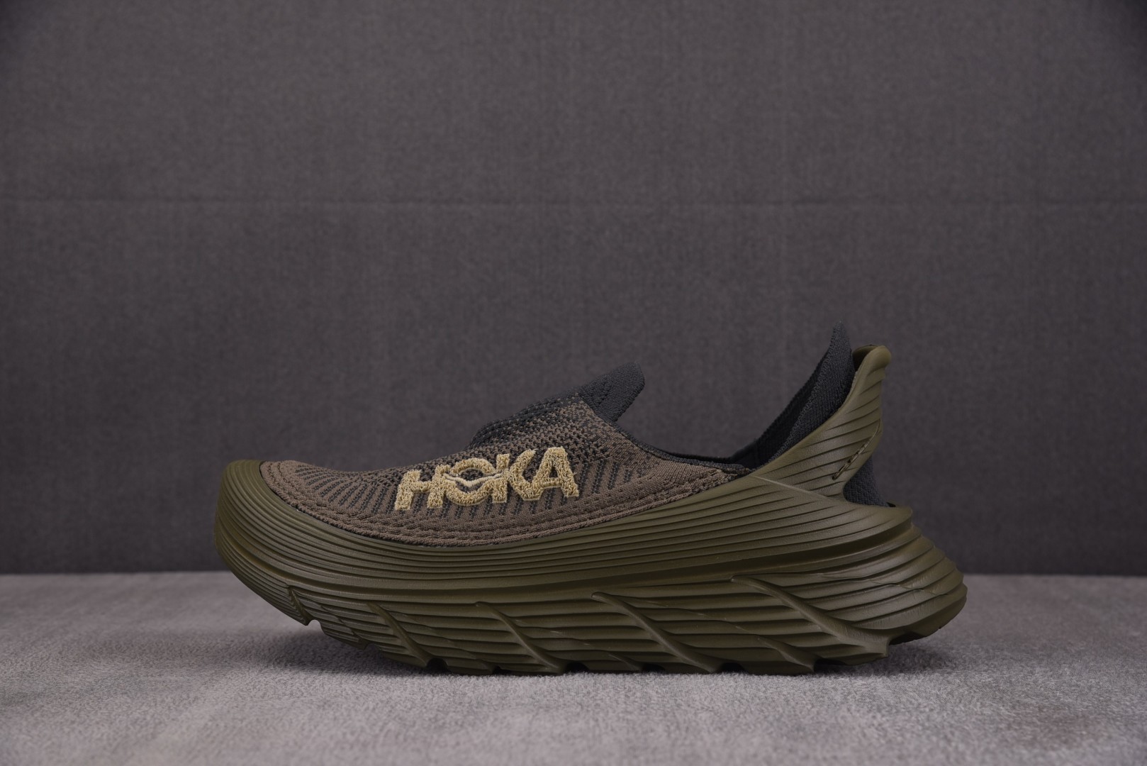 Hoka 尺码36-45

纯原版出品-Hoka One One Restore TC Dark Oli