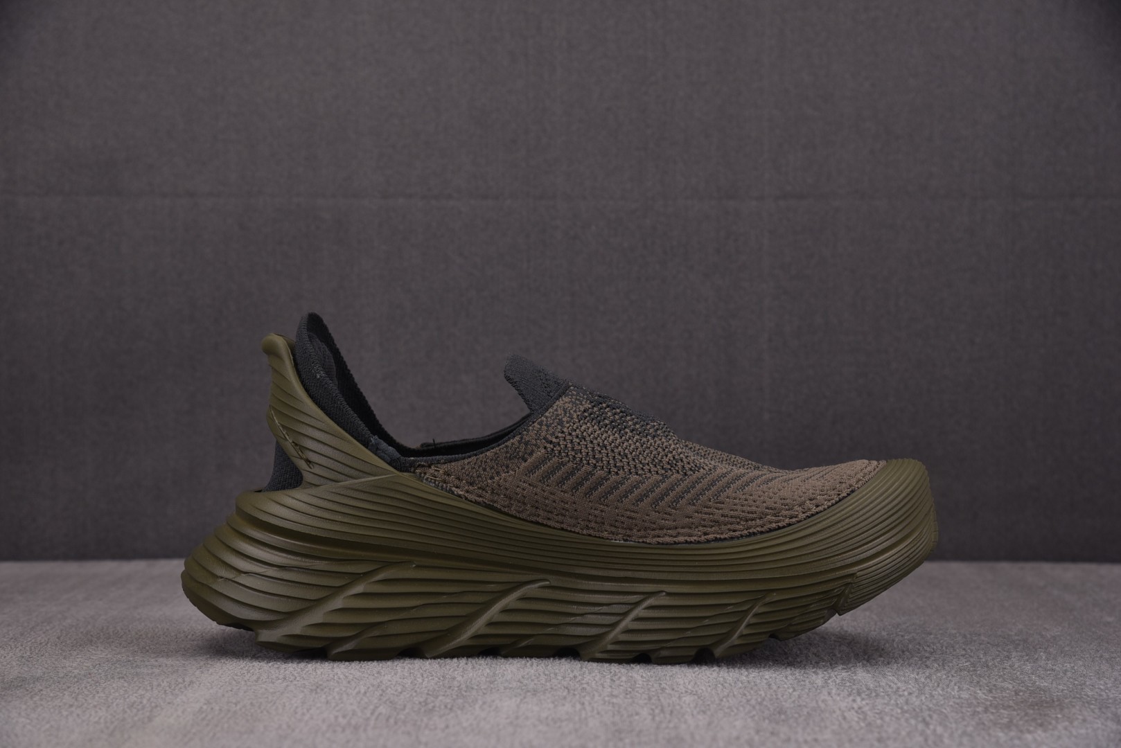 Hoka 尺码36-45

纯原版出品-Hoka One One Restore TC Dark Oli