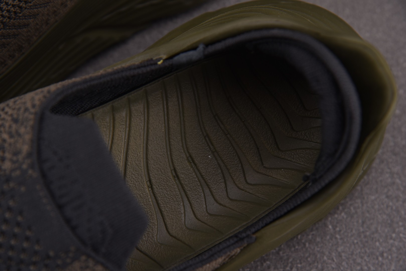 Hoka 尺码36-45

纯原版出品-Hoka One One Restore TC Dark Oli