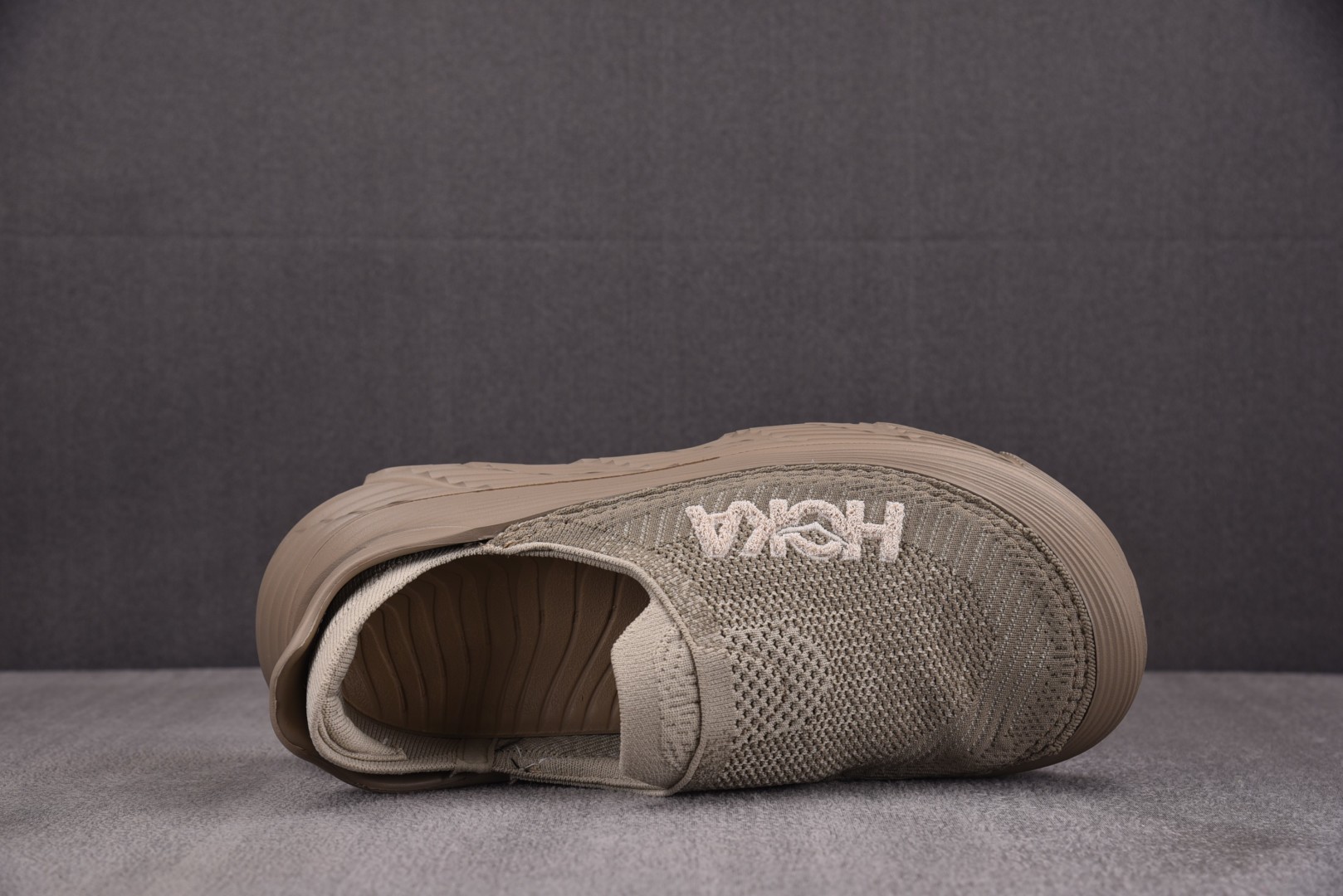 Hoka 尺码36-45

纯原版出品-Hoka One One Restore TC Dune 沙丘色