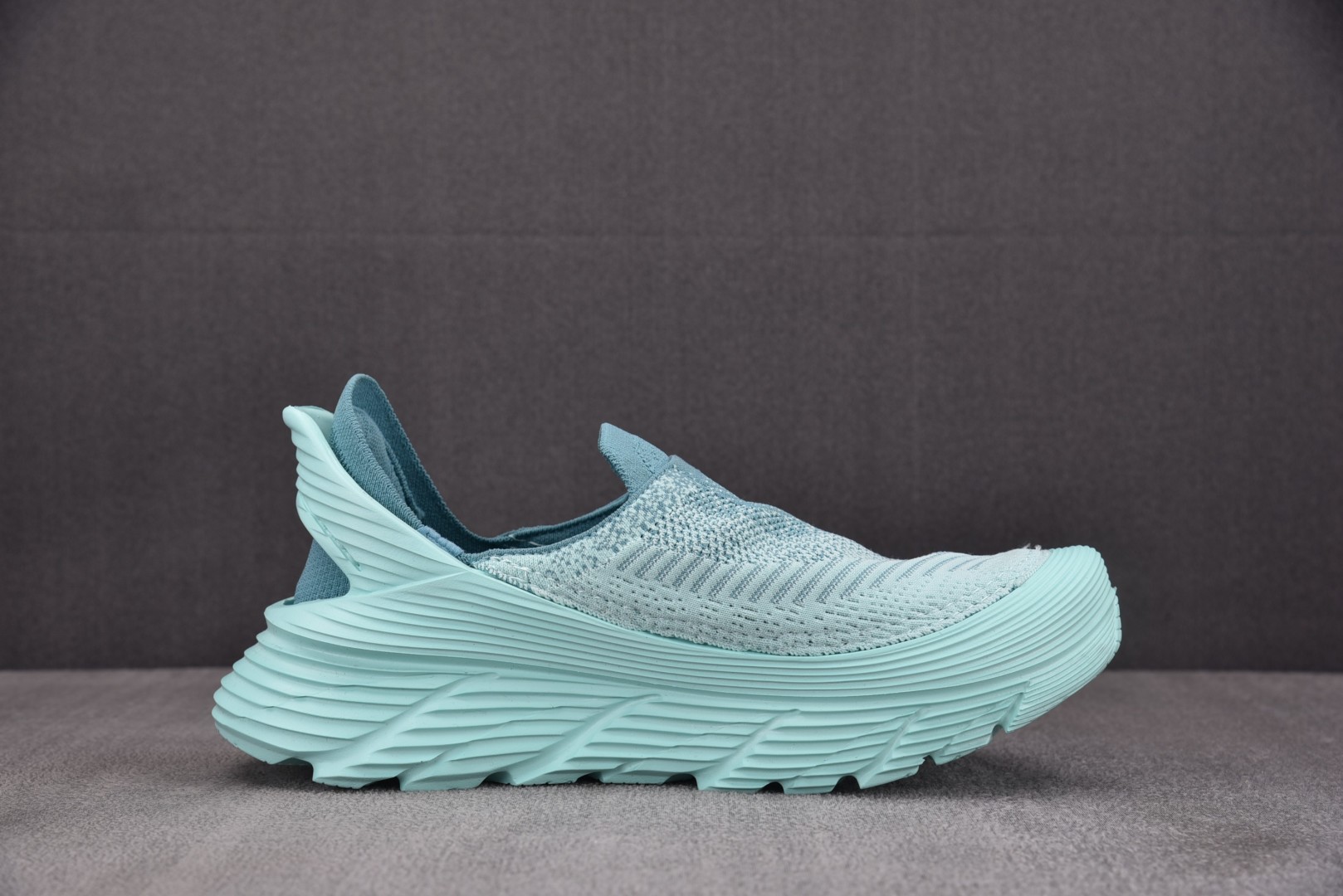 Hoka 尺码36-45

纯原版出品-Hoka One One Restore TC Ocean Mi