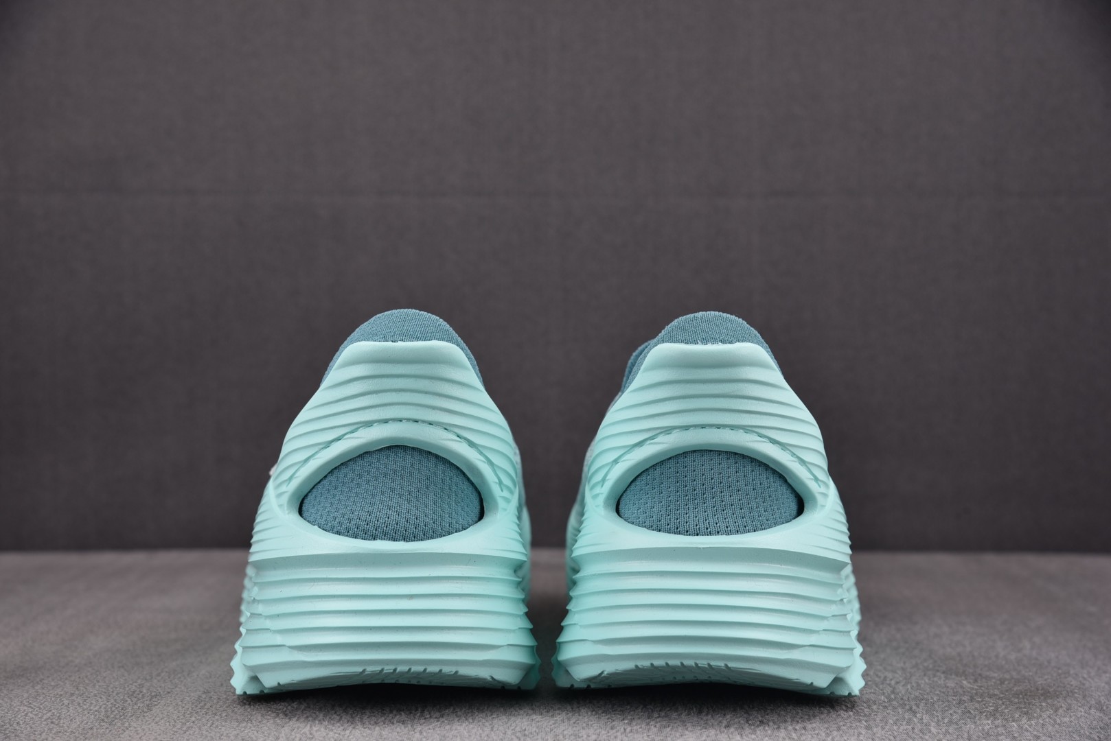 Hoka 尺码36-45

纯原版出品-Hoka One One Restore TC Ocean Mi