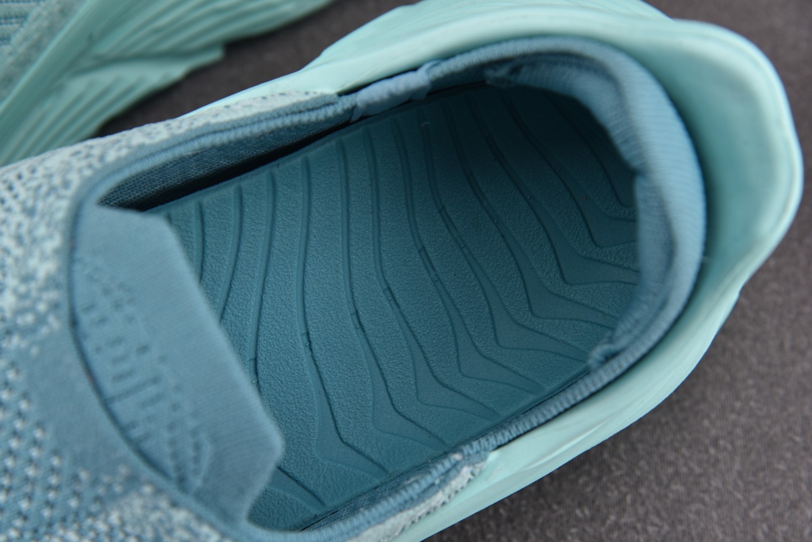 Hoka 尺码36-45

纯原版出品-Hoka One One Restore TC Ocean Mi