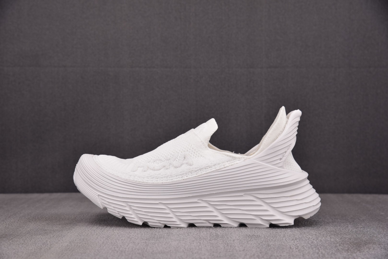 Hoka 尺码36-45

纯原版出品-Hoka One One Restore TC Raw 原型白 