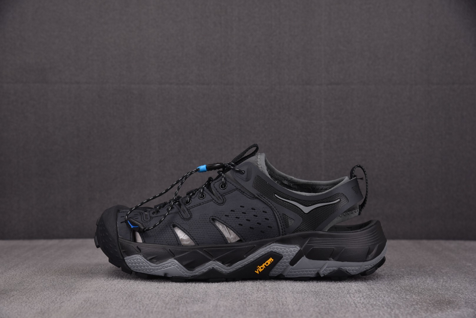 Hoka 尺码36-45

纯原版出品-HOKA ONE ONE VIBRAM 灰黑 -ATBC YZ0