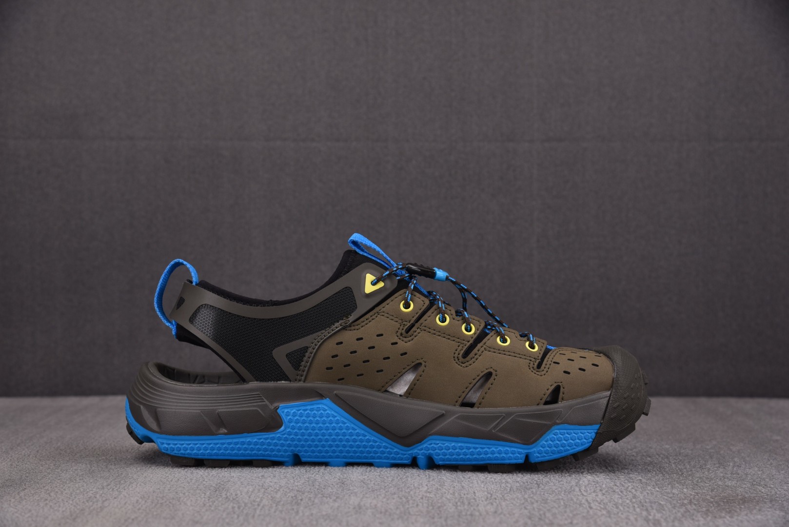 Hoka 尺码36-45

纯原版出品-HOKA ONE ONE VIBRAM 灰蓝 -MBBO YZ0