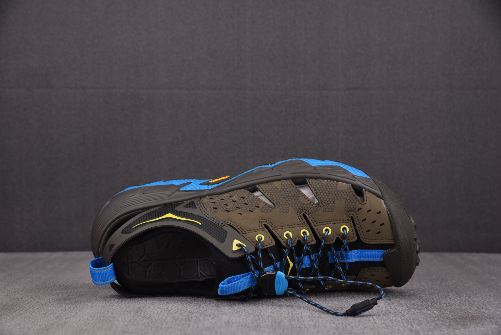 Hoka 尺码36-45

纯原版出品-HOKA ONE ONE VIBRAM 灰蓝 -MBBO YZ0