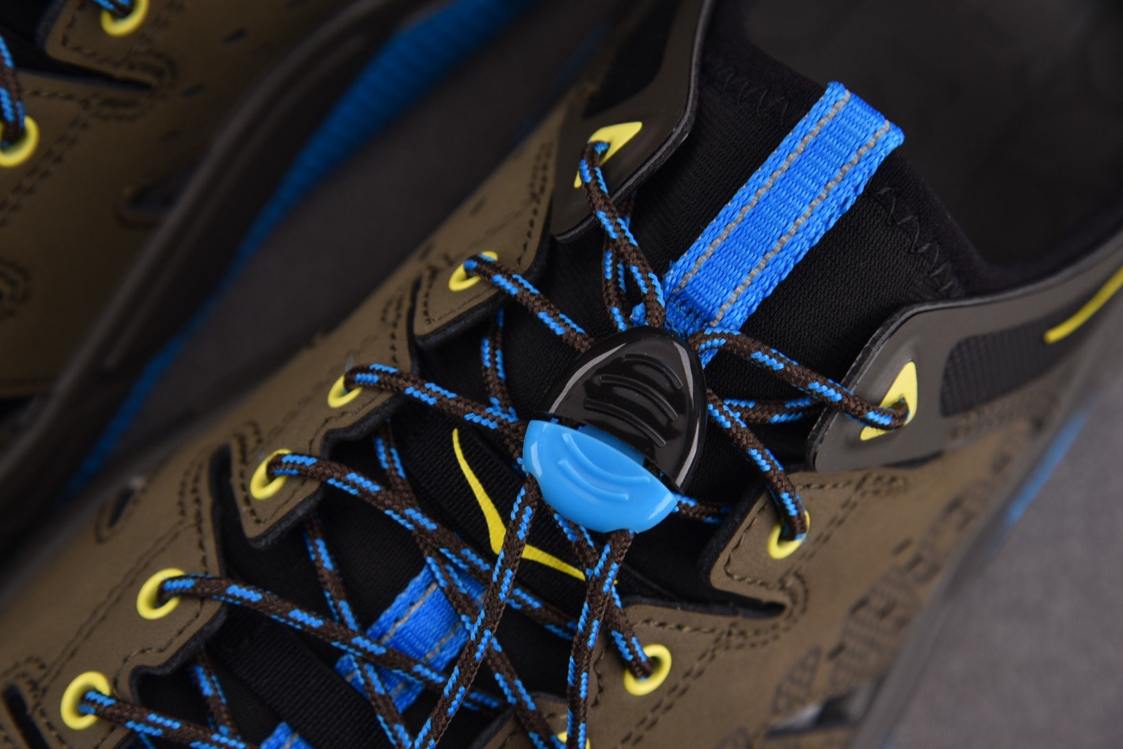 Hoka 尺码36-45

纯原版出品-HOKA ONE ONE VIBRAM 灰蓝 -MBBO YZ0