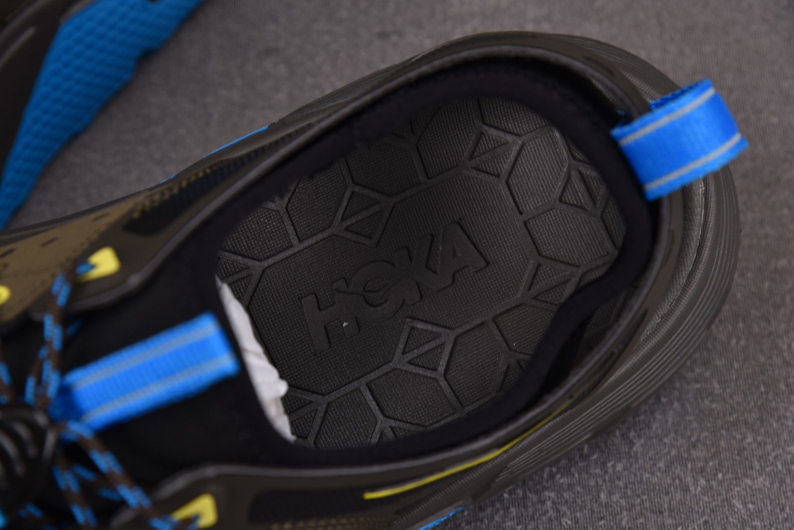 Hoka 尺码36-45

纯原版出品-HOKA ONE ONE VIBRAM 灰蓝 -MBBO YZ0