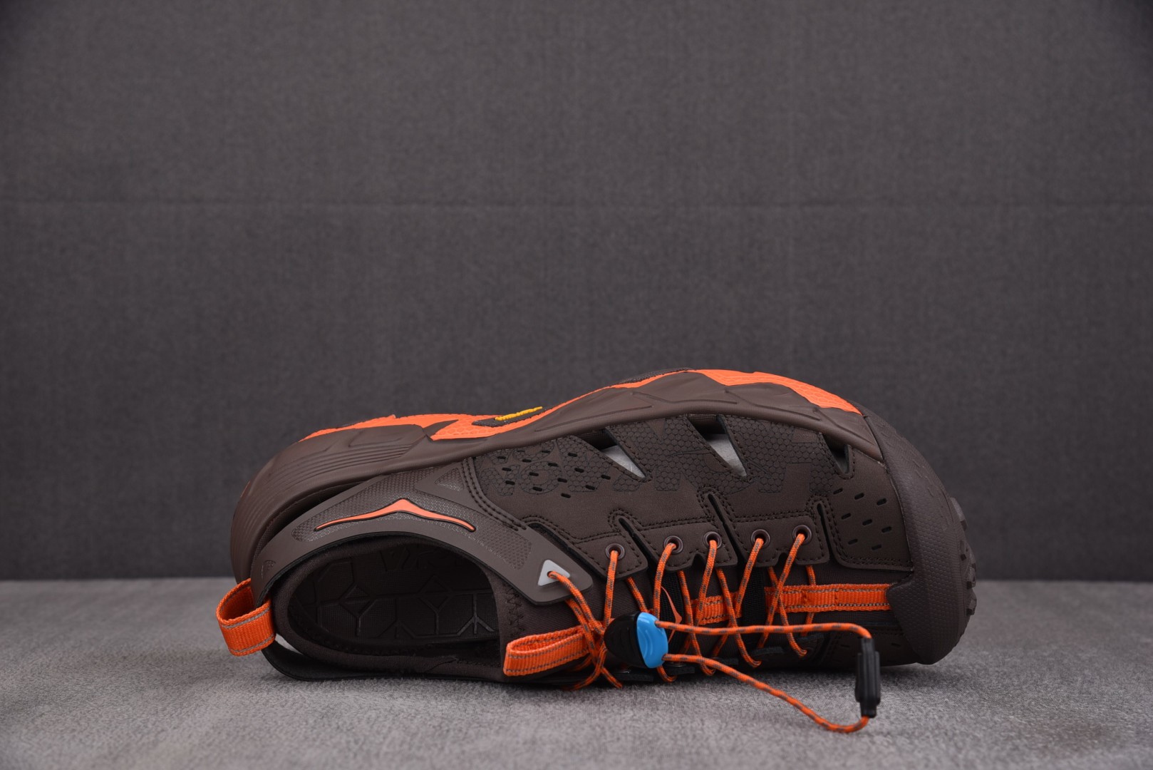 Hoka 尺码36-45

纯原版出品-HOKA ONE ONE VIBRAM 棕橙色 -BROG YZ