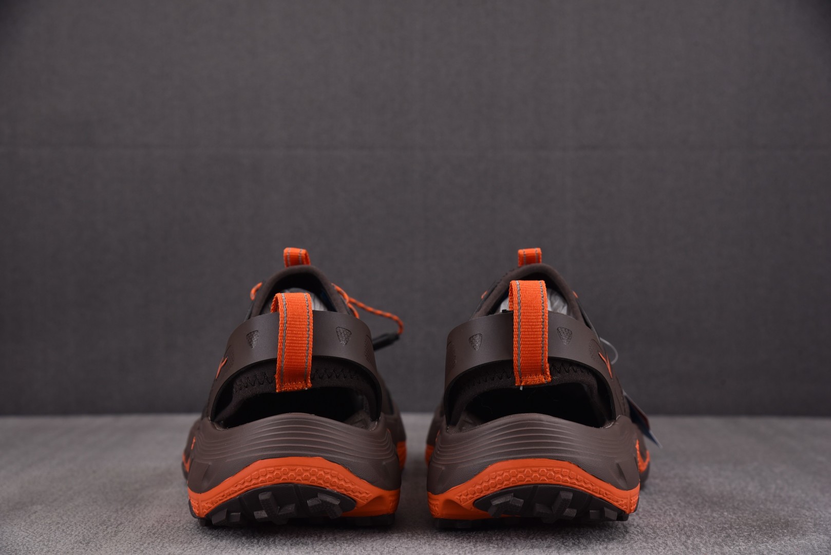 Hoka 尺码36-45

纯原版出品-HOKA ONE ONE VIBRAM 棕橙色 -BROG YZ