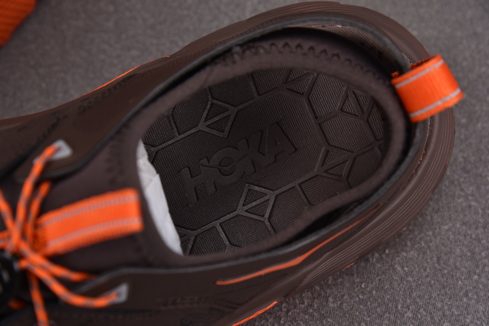Hoka 尺码36-45

纯原版出品-HOKA ONE ONE VIBRAM 棕橙色 -BROG YZ
