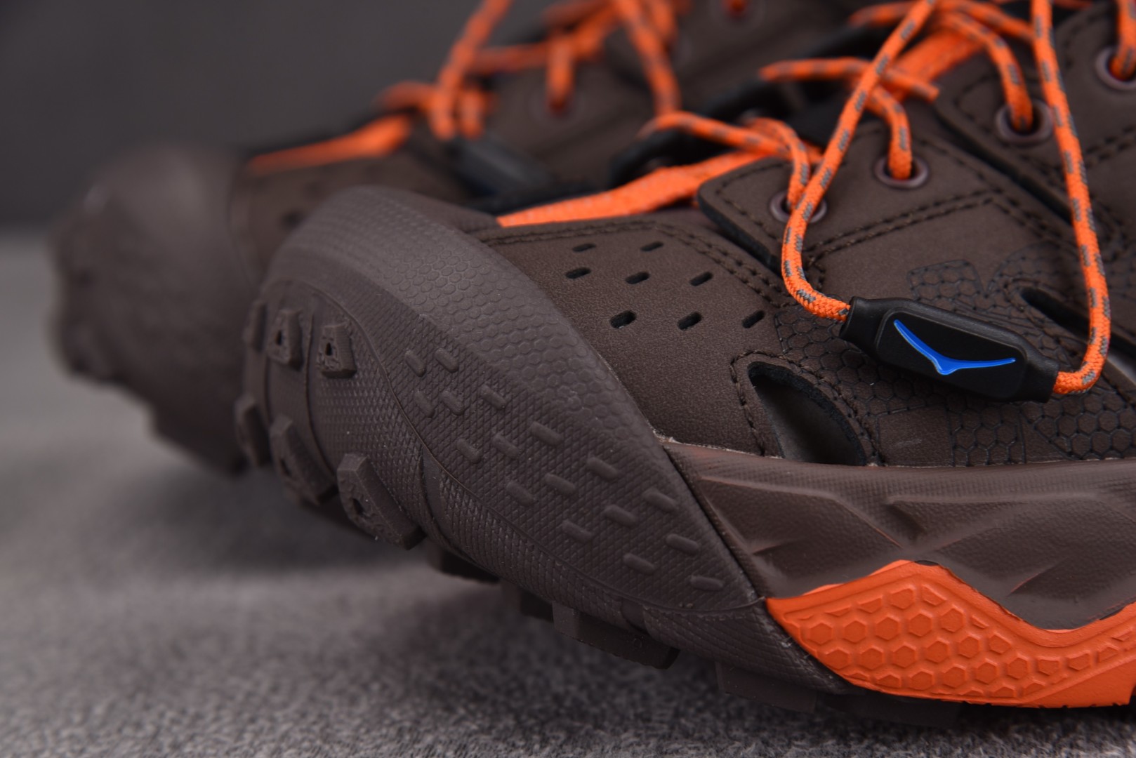 Hoka 尺码36-45

纯原版出品-HOKA ONE ONE VIBRAM 棕橙色 -BROG YZ