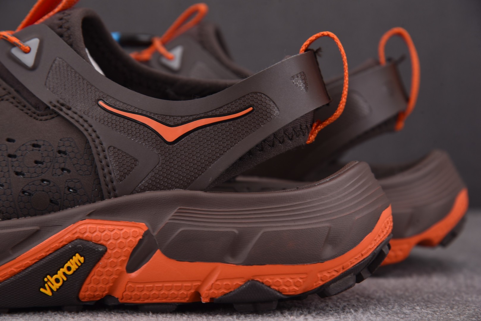 Hoka 尺码36-45

纯原版出品-HOKA ONE ONE VIBRAM 棕橙色 -BROG YZ
