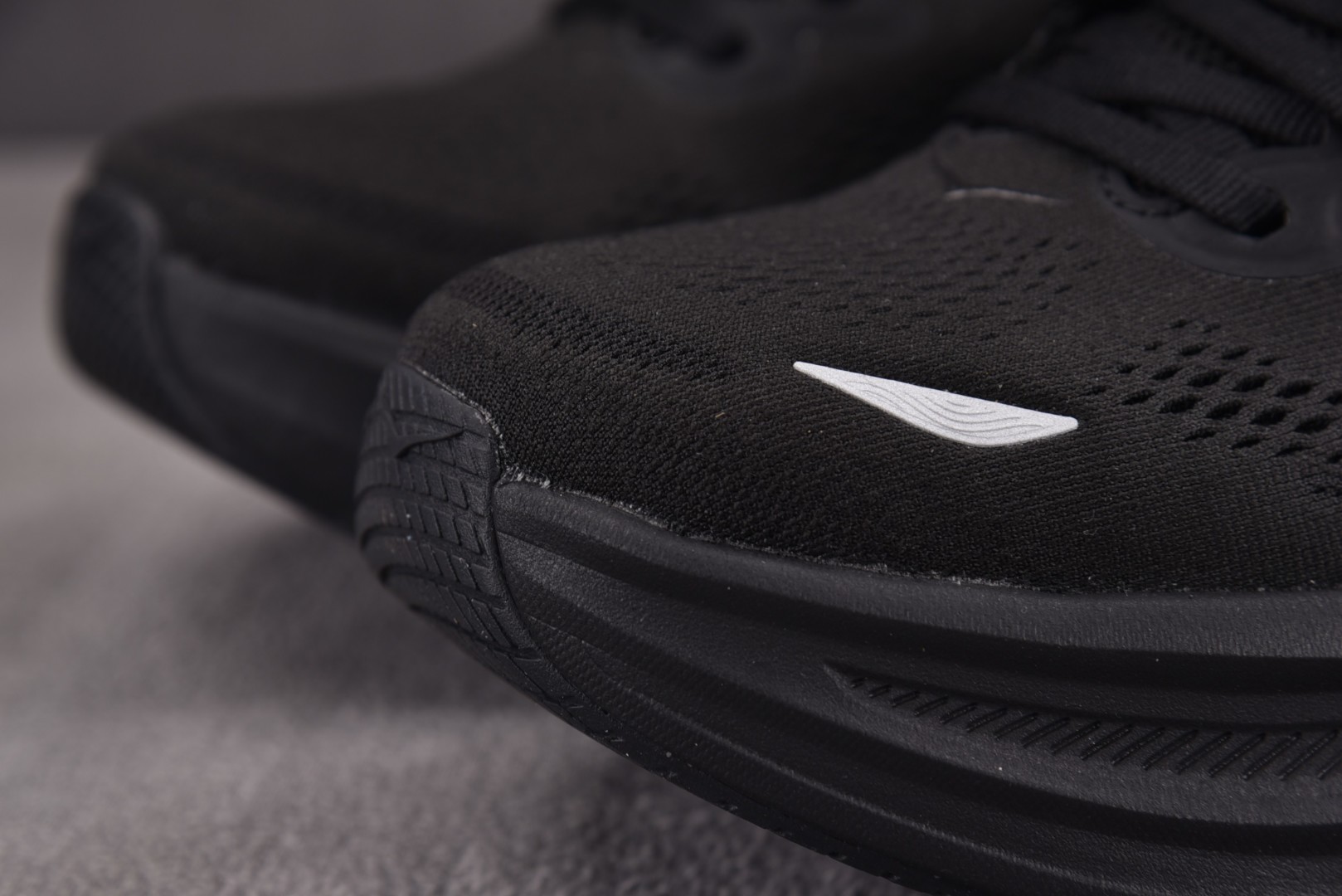 Hoka 尺码36-45

纯原版出品-W Hoka One One Bondi 9 Triple Bl