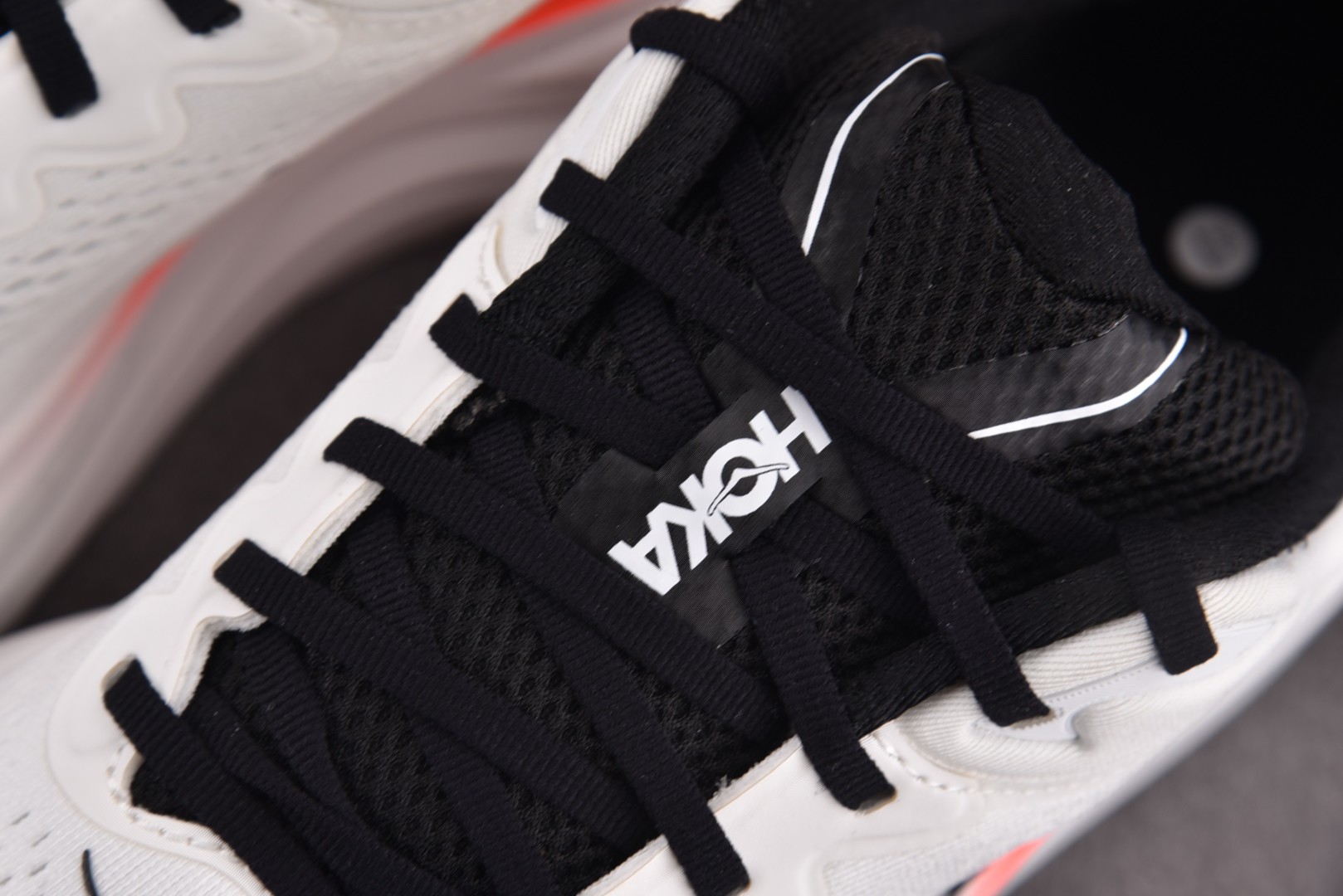 Hoka 尺码36-45

纯原版出品-W Hoka One One Bondi 9 White 白橙 