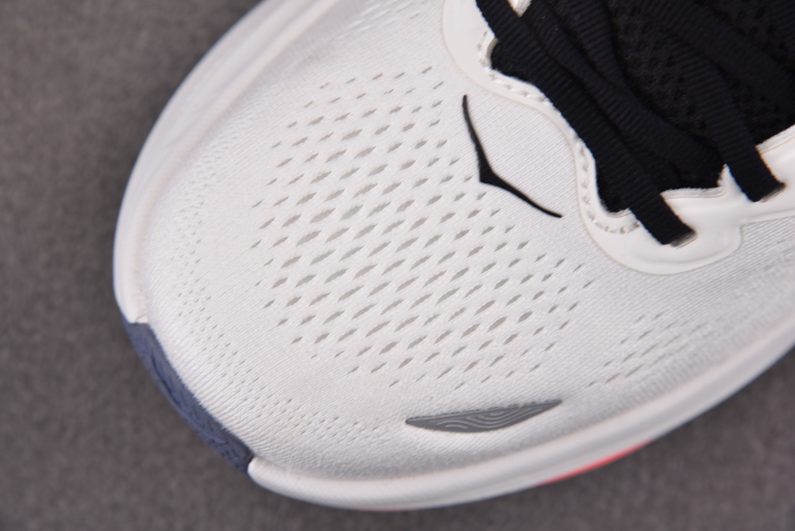 Hoka 尺码36-45

纯原版出品-W Hoka One One Bondi 9 White 白橙 