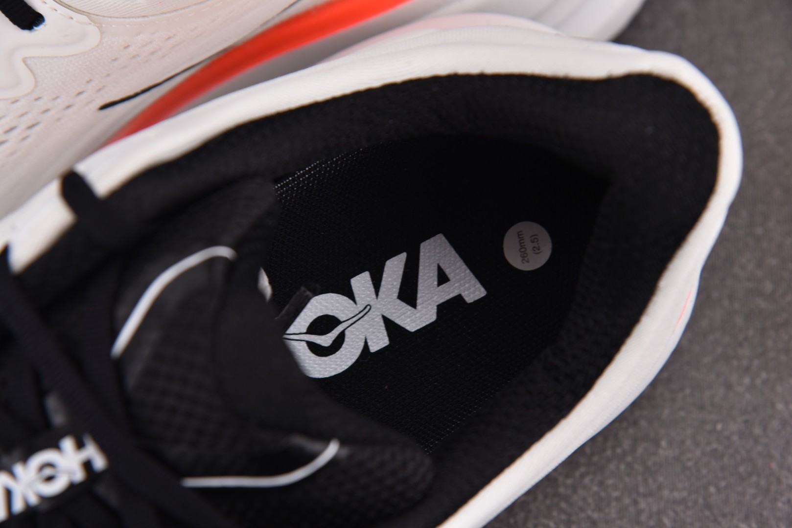 Hoka 尺码36-45

纯原版出品-W Hoka One One Bondi 9 White 白橙 