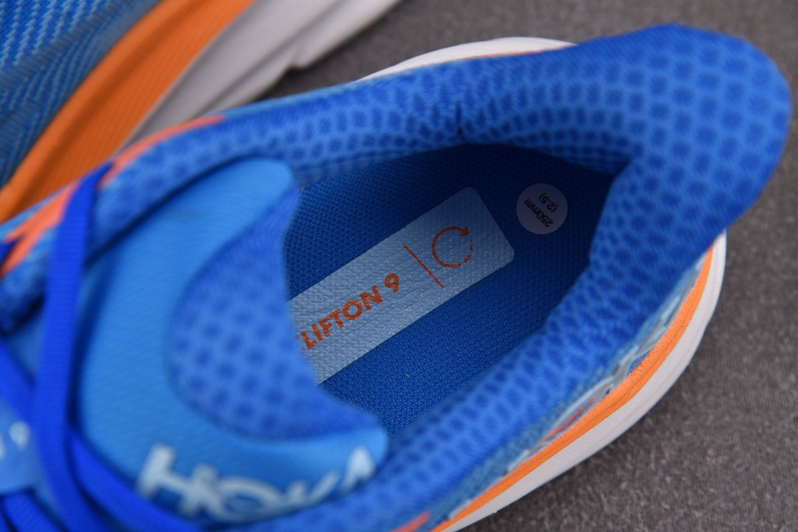Hoka 尺码36-45

纯原版出品-W Hoka One One Clifton 9 Coastal