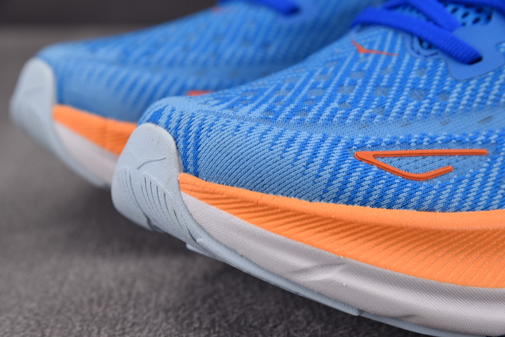 Hoka 尺码36-45

纯原版出品-W Hoka One One Clifton 9 Coastal