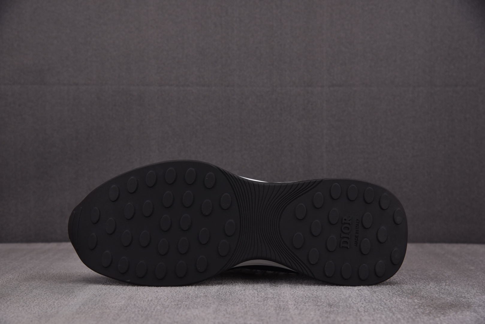 迪奥 尺码39-46

纯原版出品-Dior B25 Runner 黑白 YZ040
尺码：39 40 