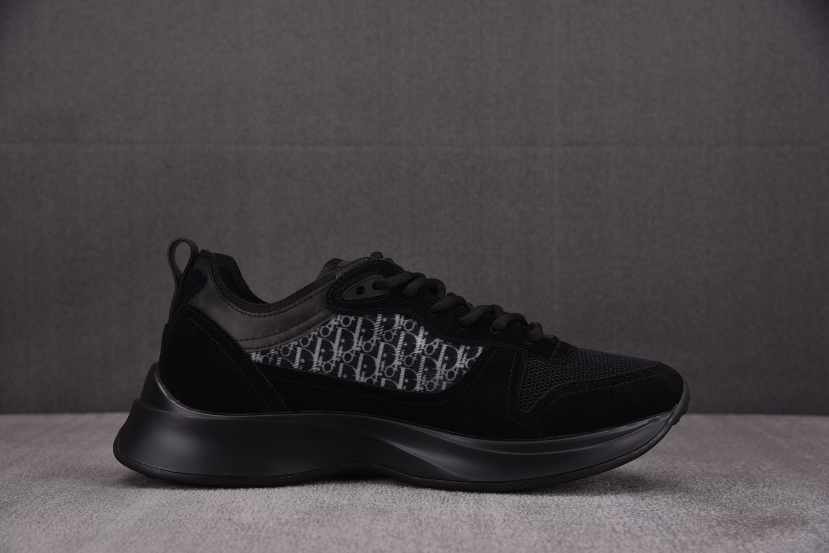 迪奥 尺码39-46

纯原版出品-Dior B25 Runner Black 黑色 YZ040
尺码：