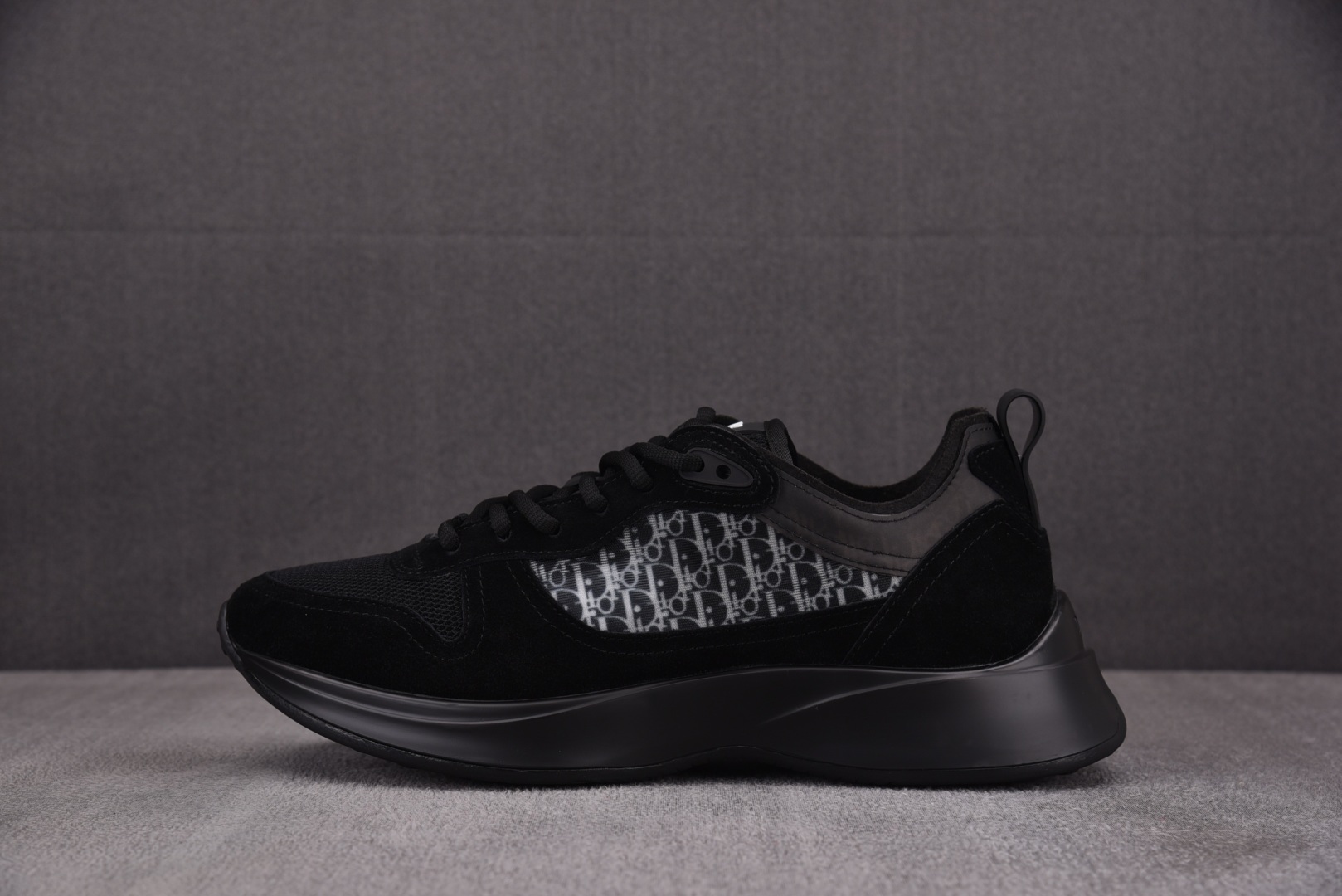 迪奥 尺码39-46

纯原版出品-Dior B25 Runner Black 黑色 YZ040
尺码：