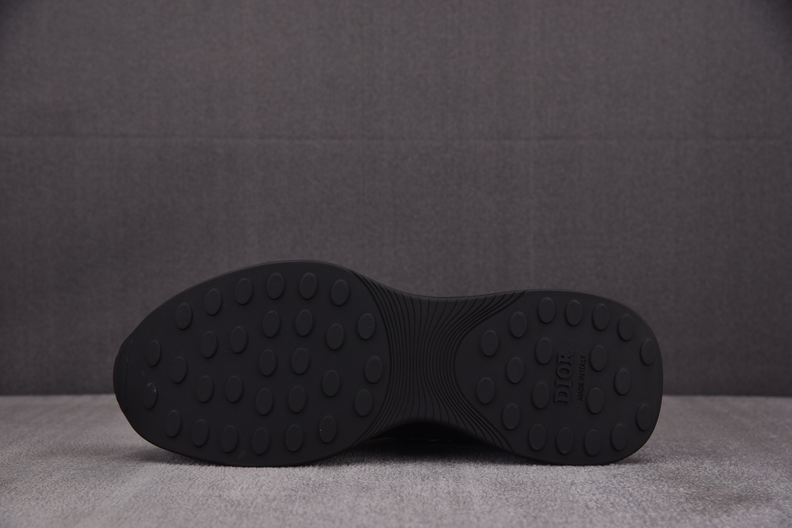 迪奥 尺码39-46

纯原版出品-Dior B25 Runner Black 黑色 YZ040
尺码：