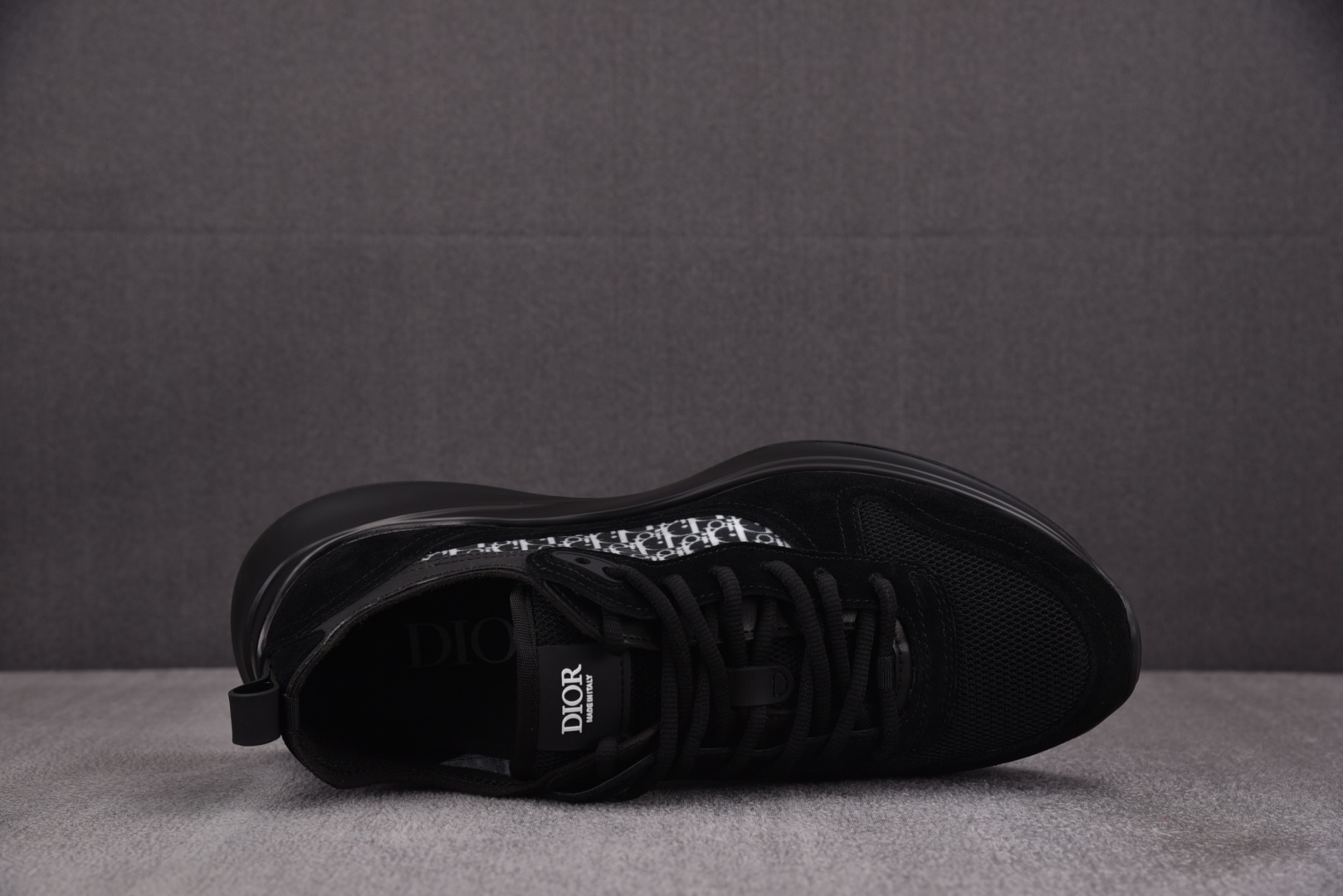 迪奥 尺码39-46

纯原版出品-Dior B25 Runner Black 黑色 YZ040
尺码：