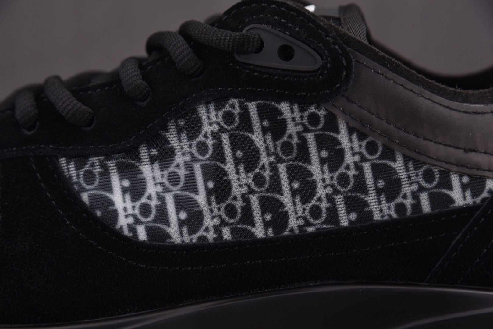 迪奥 尺码39-46

纯原版出品-Dior B25 Runner Black 黑色 YZ040
尺码：