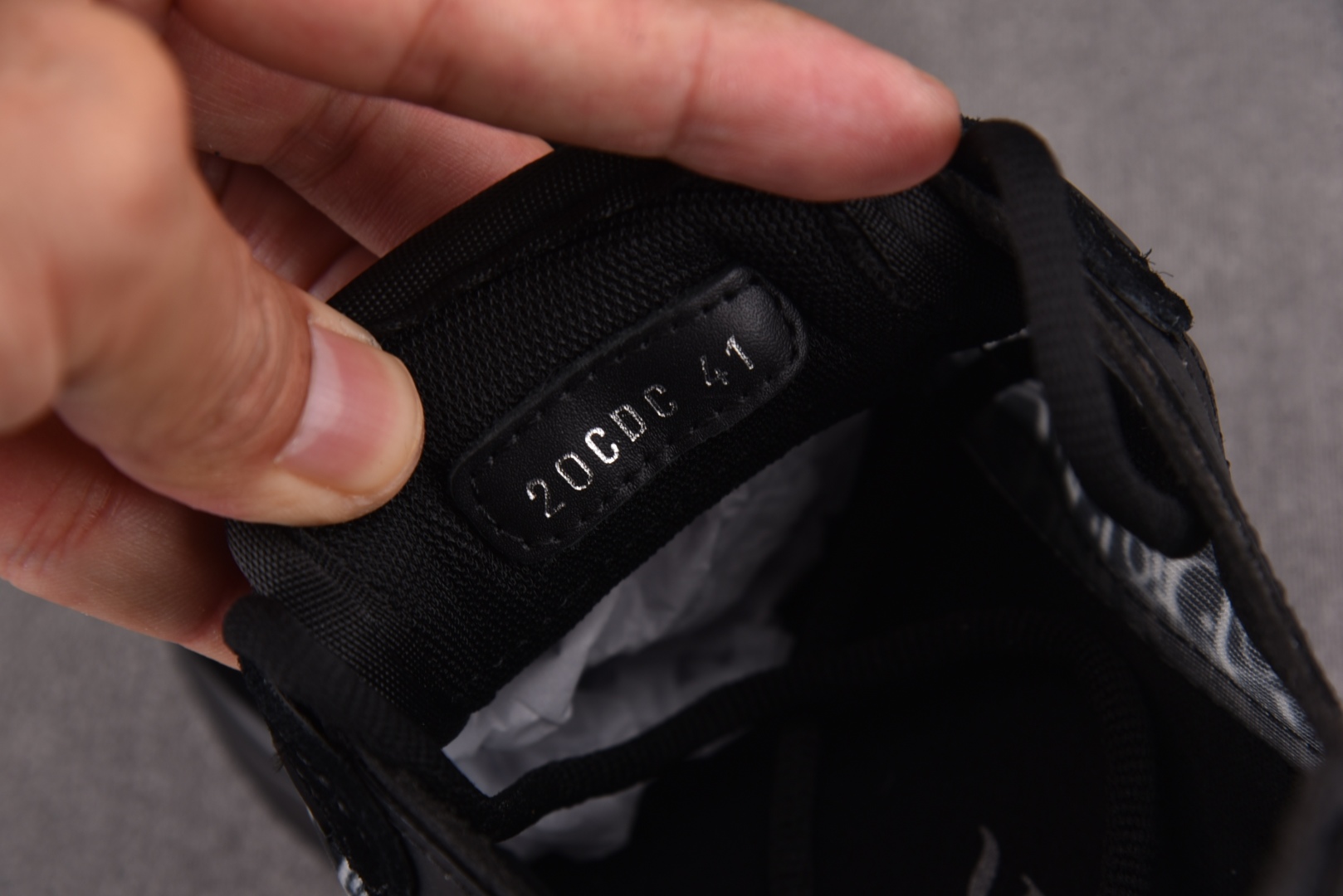 迪奥 尺码39-46

纯原版出品-Dior B25 Runner Black 黑色 YZ040
尺码：