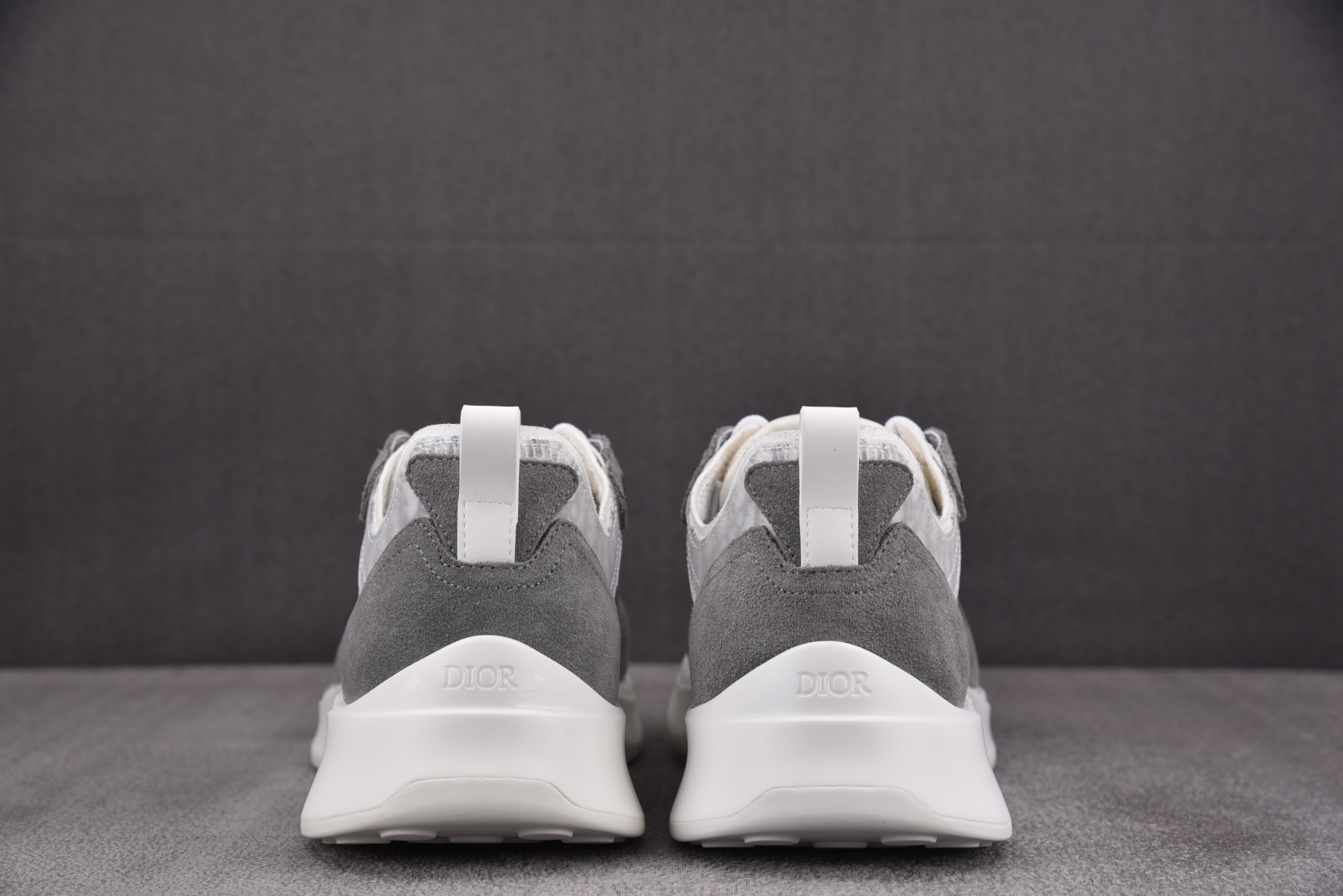 迪奥 尺码39-46

纯原版出品-Dior B25 Runner Grey 灰色 YZ040
尺码：3