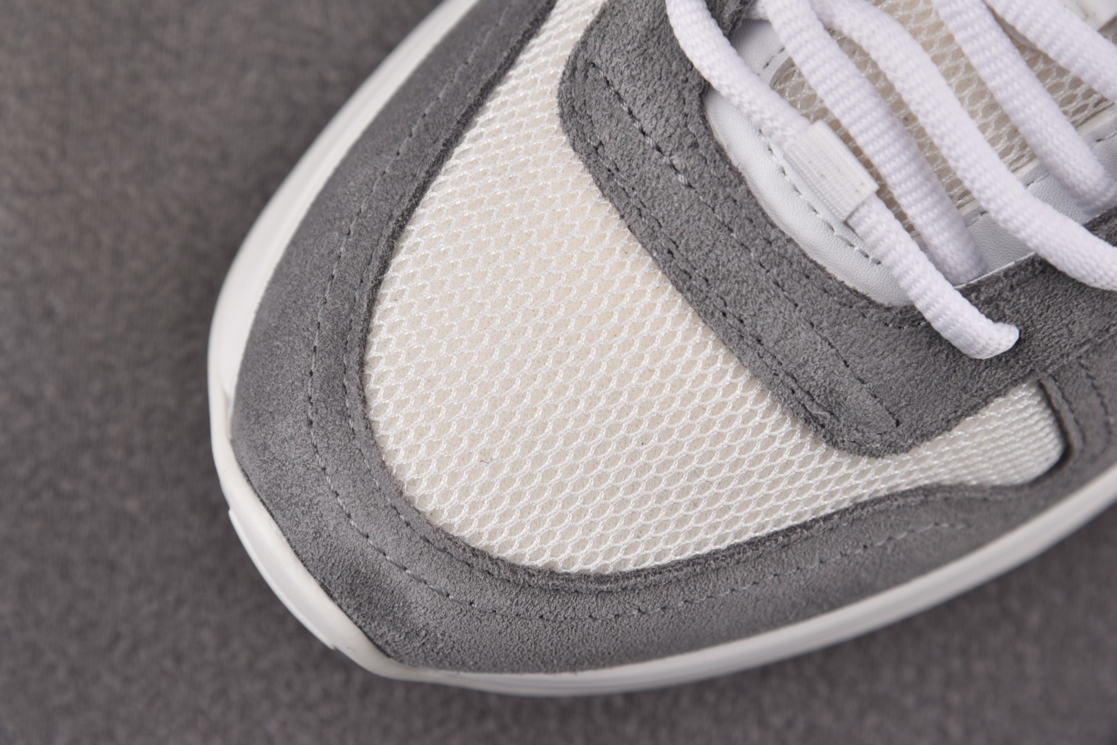 迪奥 尺码39-46

纯原版出品-Dior B25 Runner Grey 灰色 YZ040
尺码：3