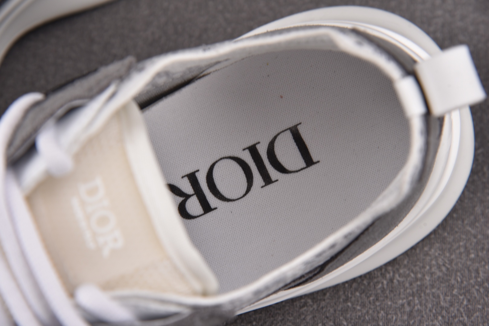 迪奥 尺码39-46

纯原版出品-Dior B25 Runner Grey 灰色 YZ040
尺码：3