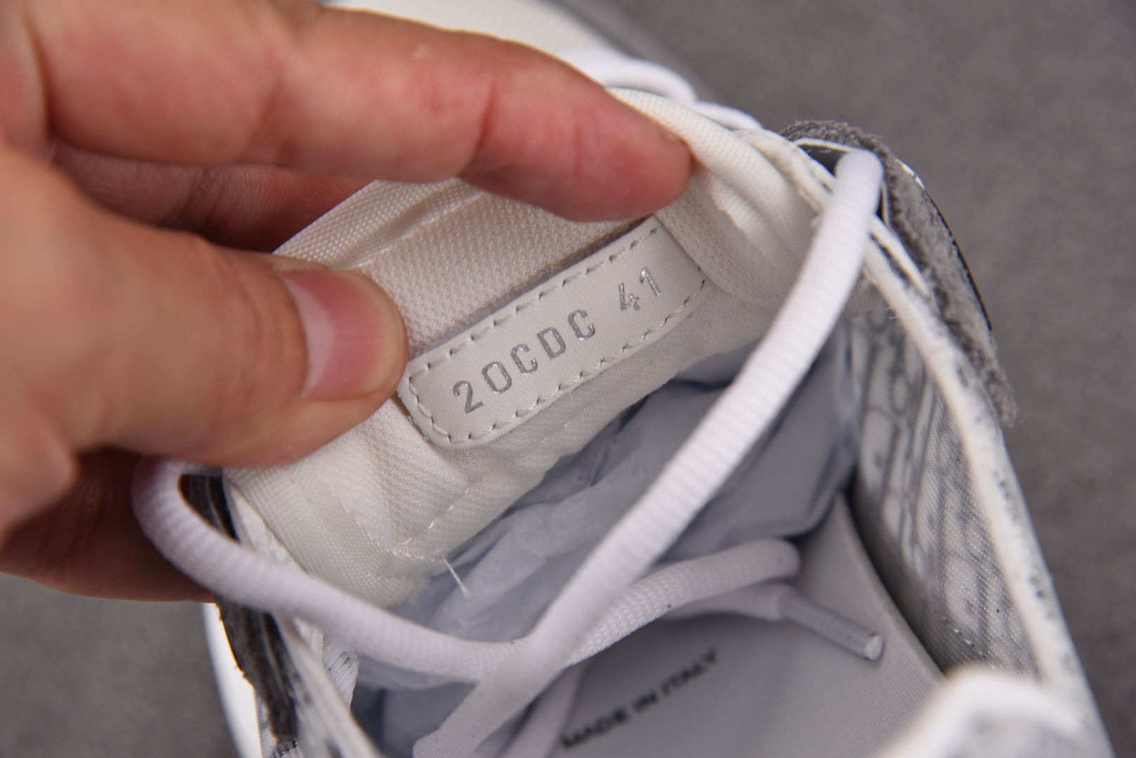 迪奥 尺码39-46

纯原版出品-Dior B25 Runner Grey 灰色 YZ040
尺码：3