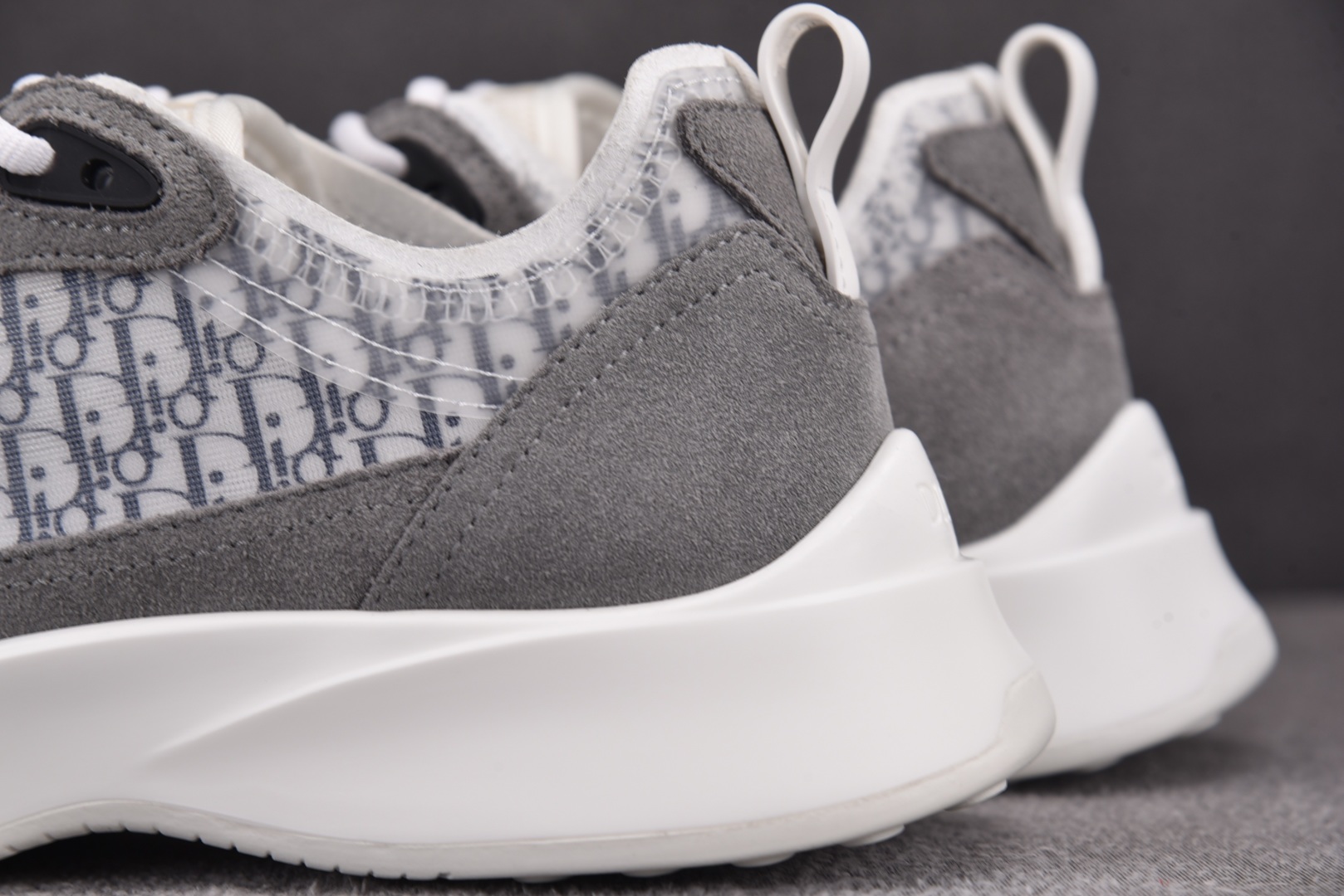 迪奥 尺码39-46

纯原版出品-Dior B25 Runner Grey 灰色 YZ040
尺码：3