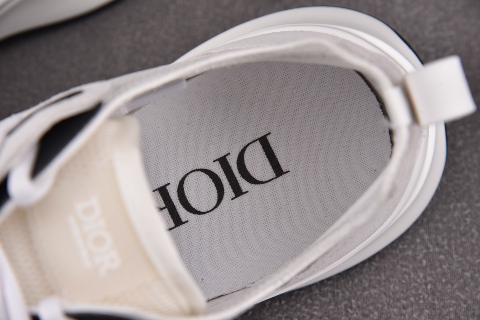 迪奥 尺码39-46

纯原版出品-Dior B25 Runner White 白色 YZ040
尺码：