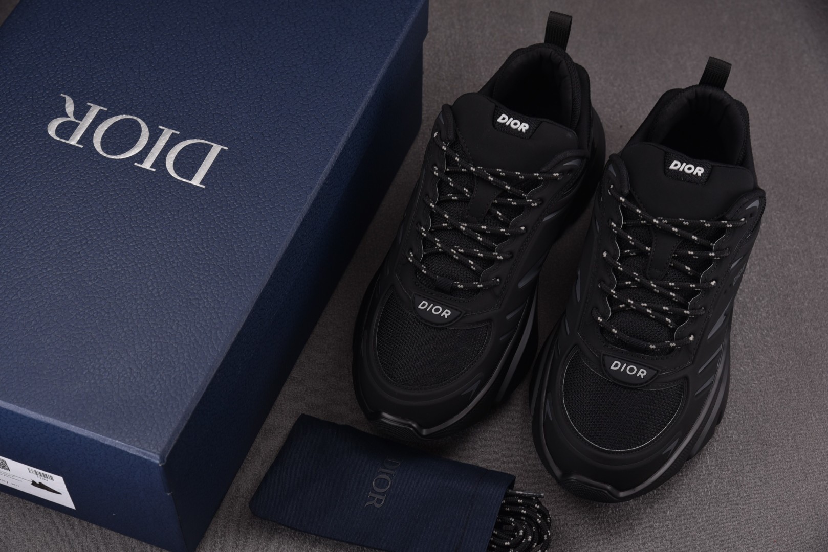 迪奥 尺码39-46

纯原版出品-Dior B44 Blade Black 黑色 YZ022-1
尺码