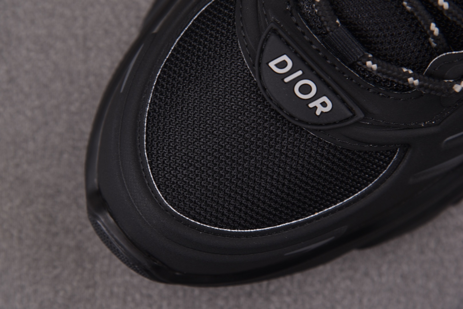 迪奥 尺码39-46

纯原版出品-Dior B44 Blade Black 黑色 YZ022-1
尺码