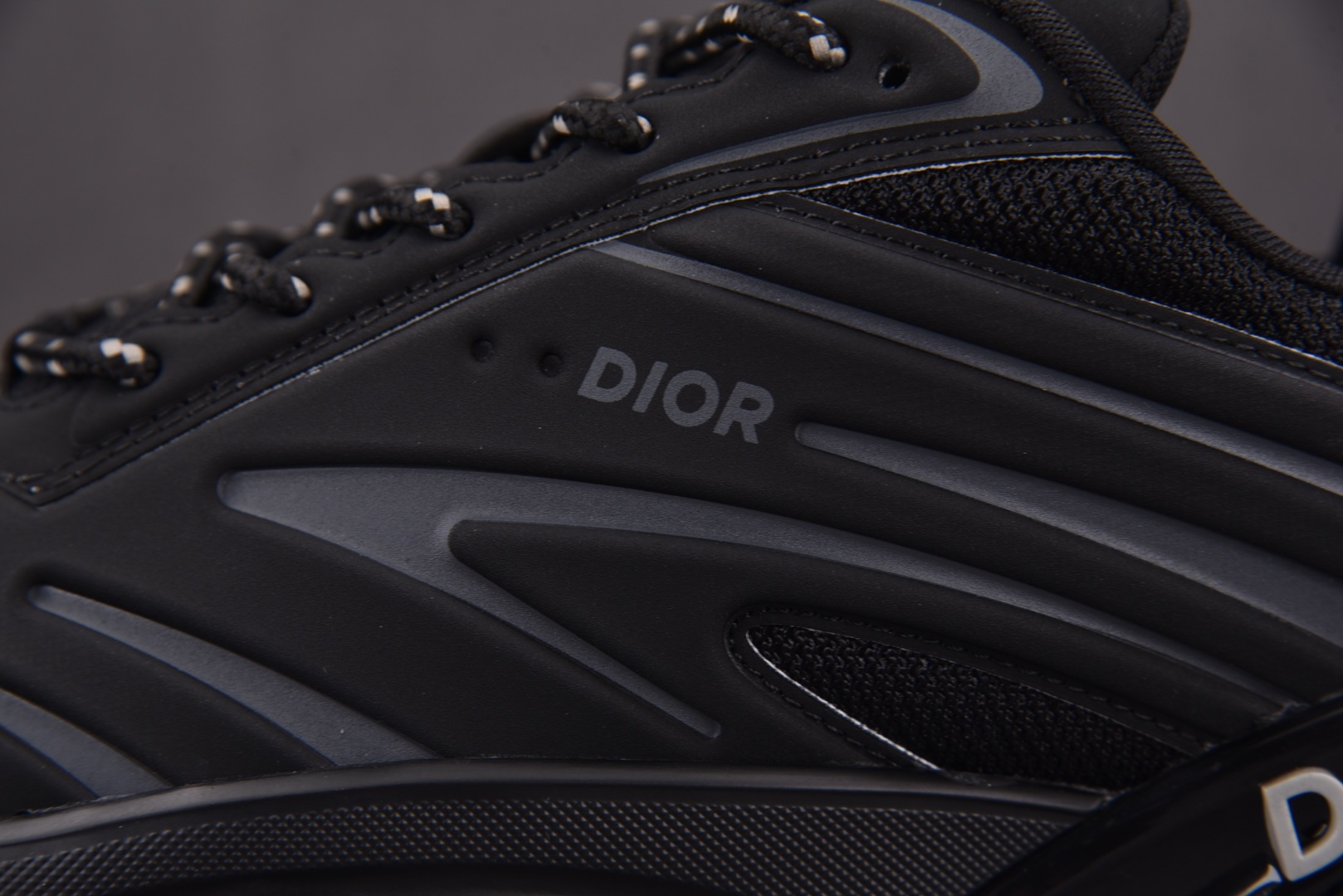 迪奥 尺码39-46

纯原版出品-Dior B44 Blade Black 黑色 YZ022-1
尺码