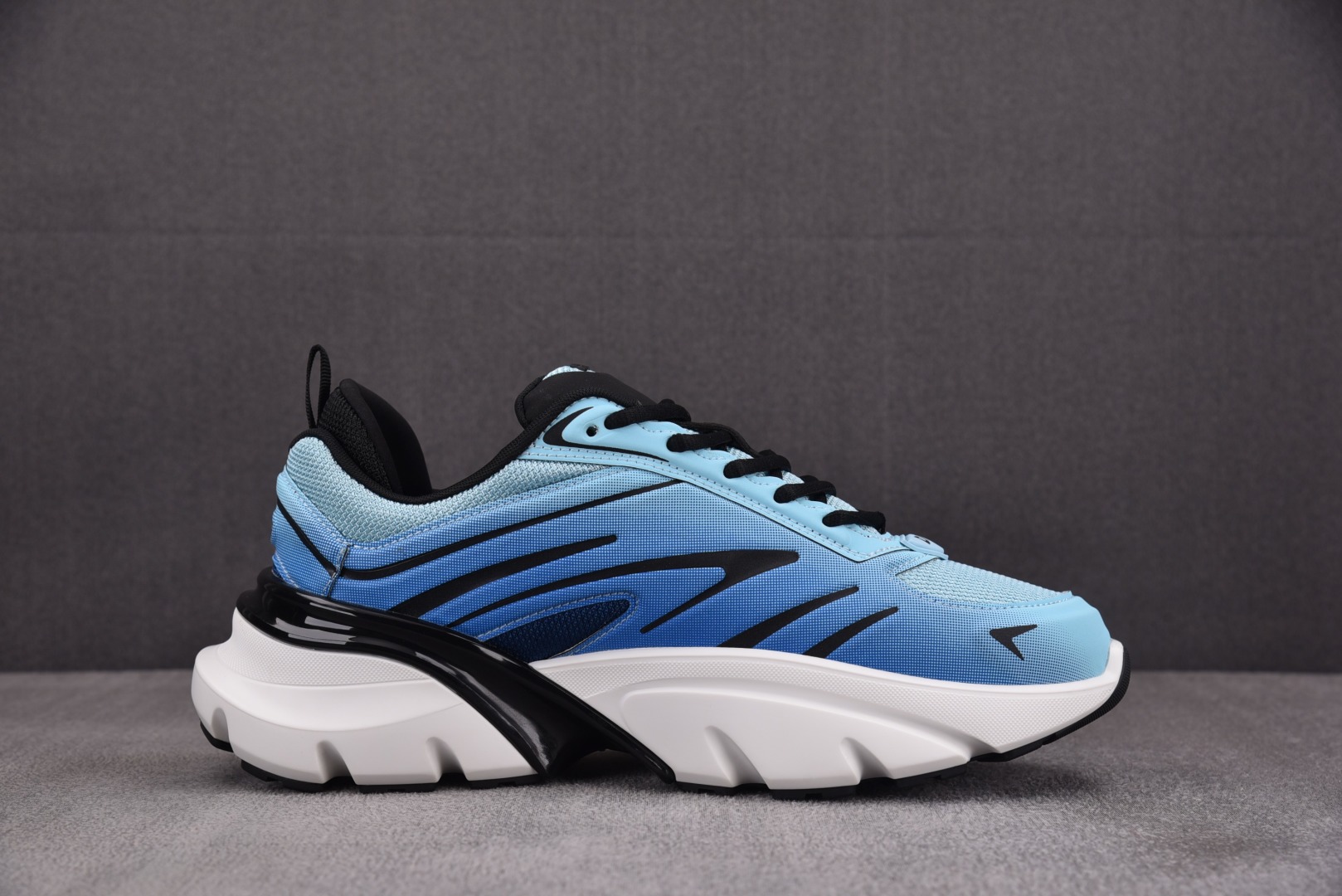迪奥 尺码39-46

纯原版出品-Dior B44 Blade Blue 蓝色 YZ022-1
尺码：