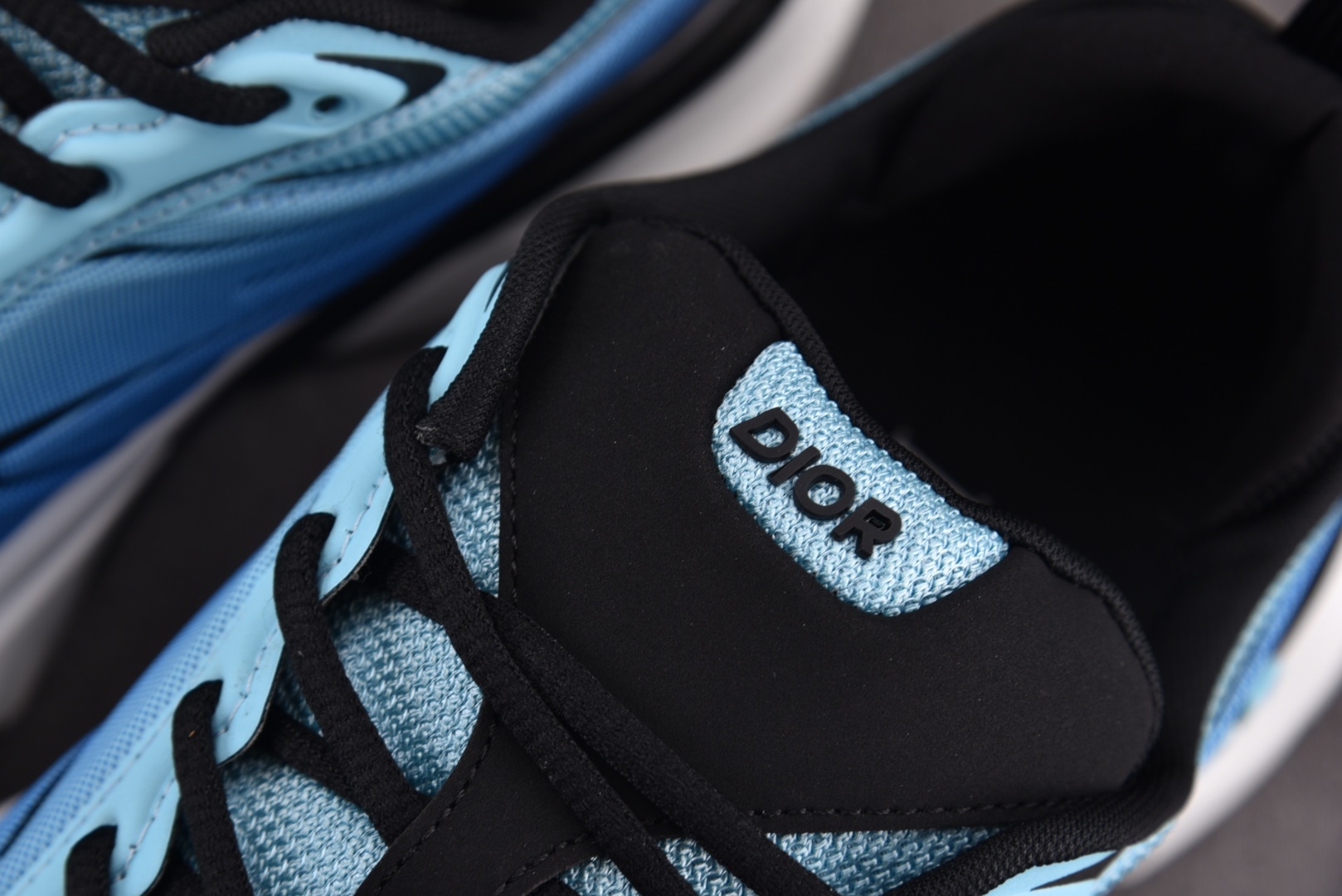 迪奥 尺码39-46

纯原版出品-Dior B44 Blade Blue 蓝色 YZ022-1
尺码：