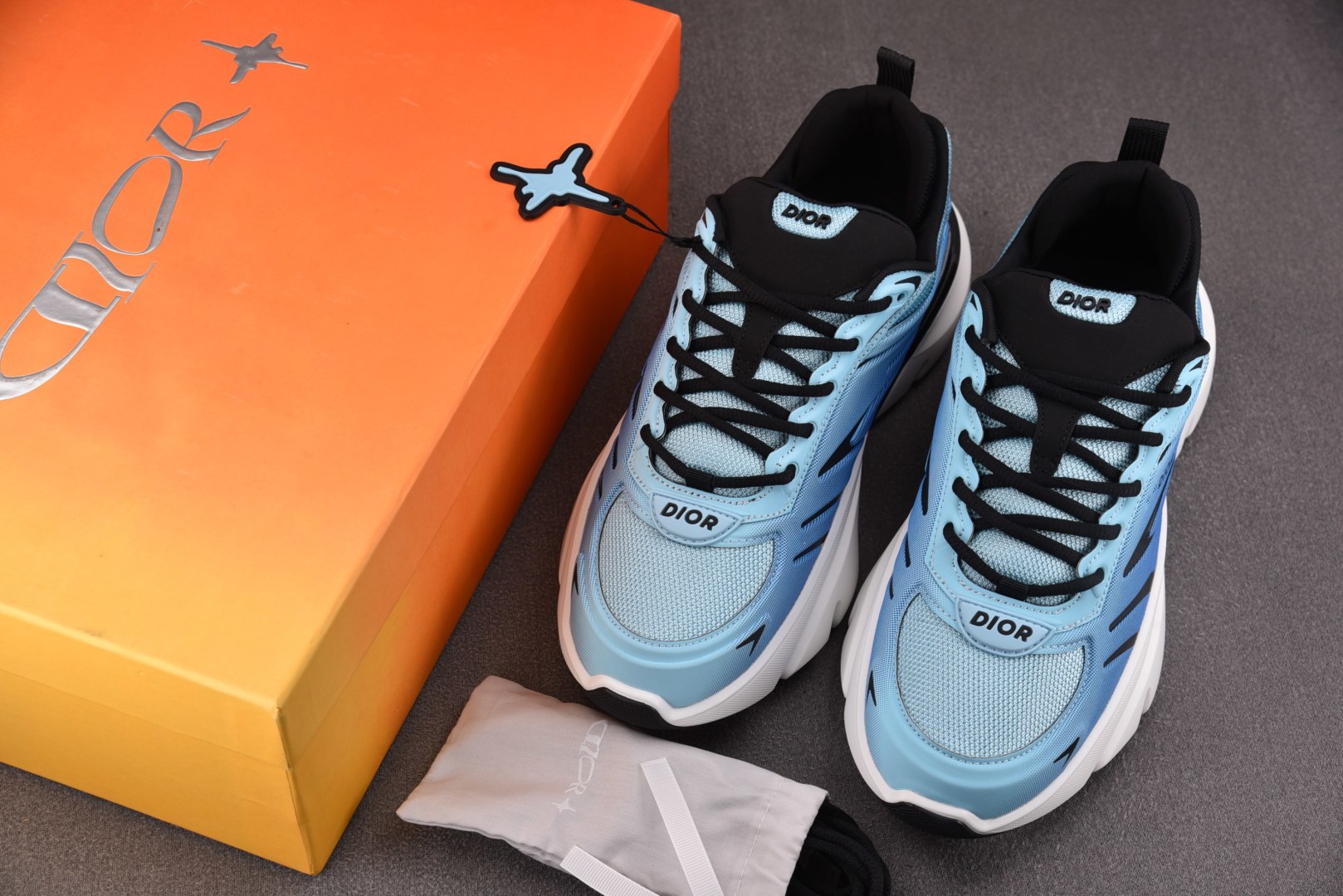 迪奥 尺码39-46

纯原版出品-Dior B44 Blade Blue 蓝色 YZ022-1
尺码：
