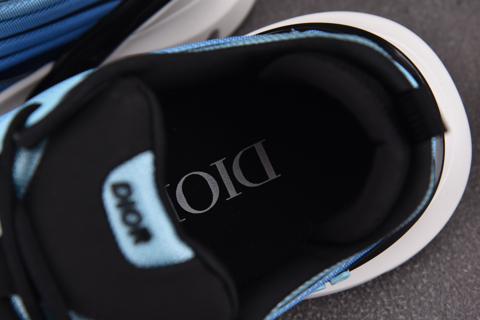 迪奥 尺码39-46

纯原版出品-Dior B44 Blade Blue 蓝色 YZ022-1
尺码：