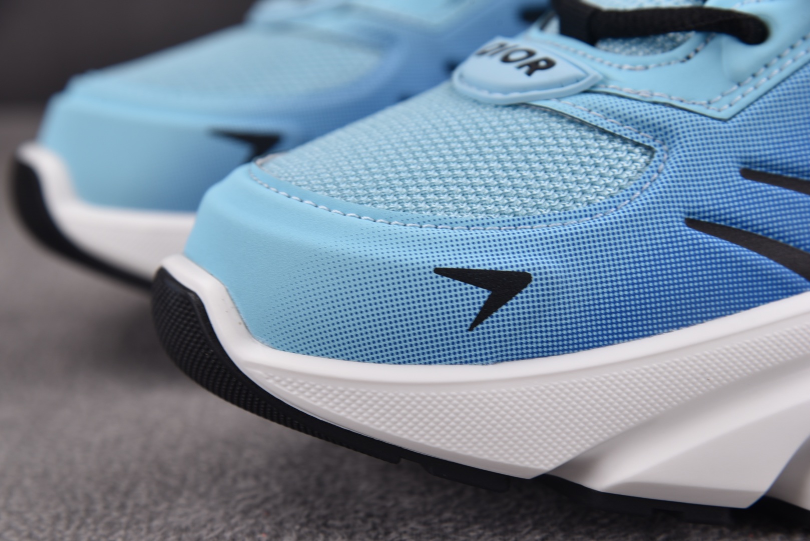 迪奥 尺码39-46

纯原版出品-Dior B44 Blade Blue 蓝色 YZ022-1
尺码：