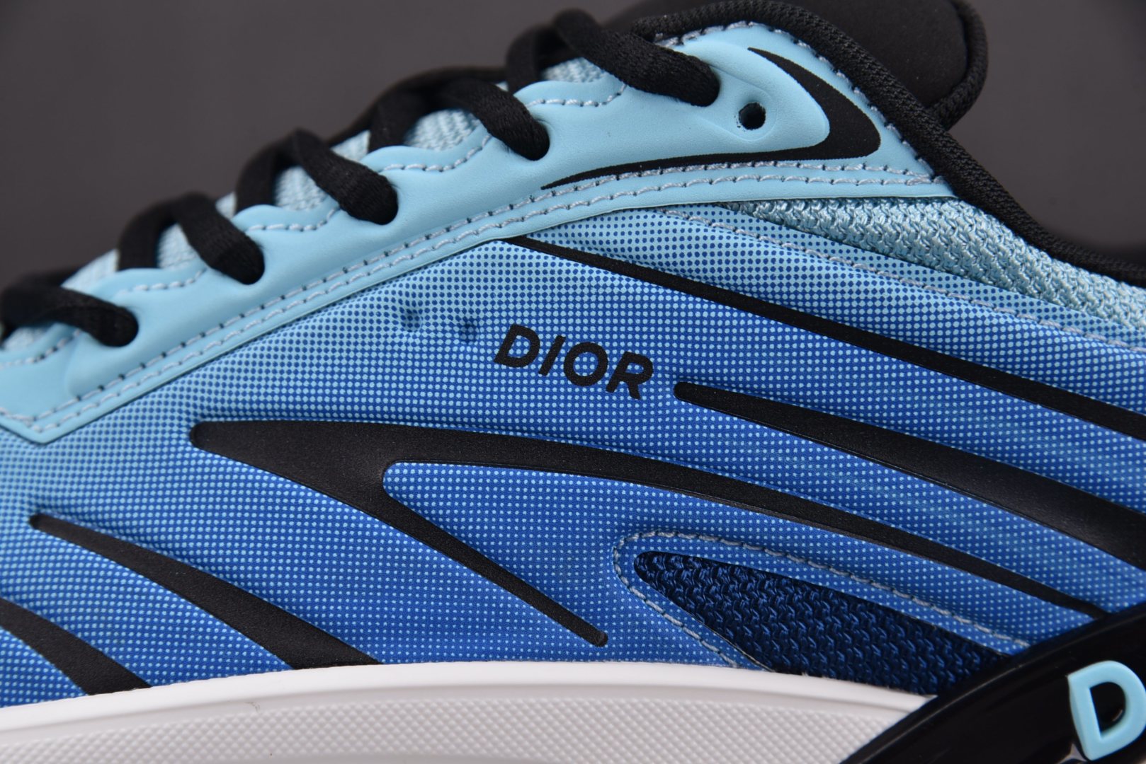 迪奥 尺码39-46

纯原版出品-Dior B44 Blade Blue 蓝色 YZ022-1
尺码：