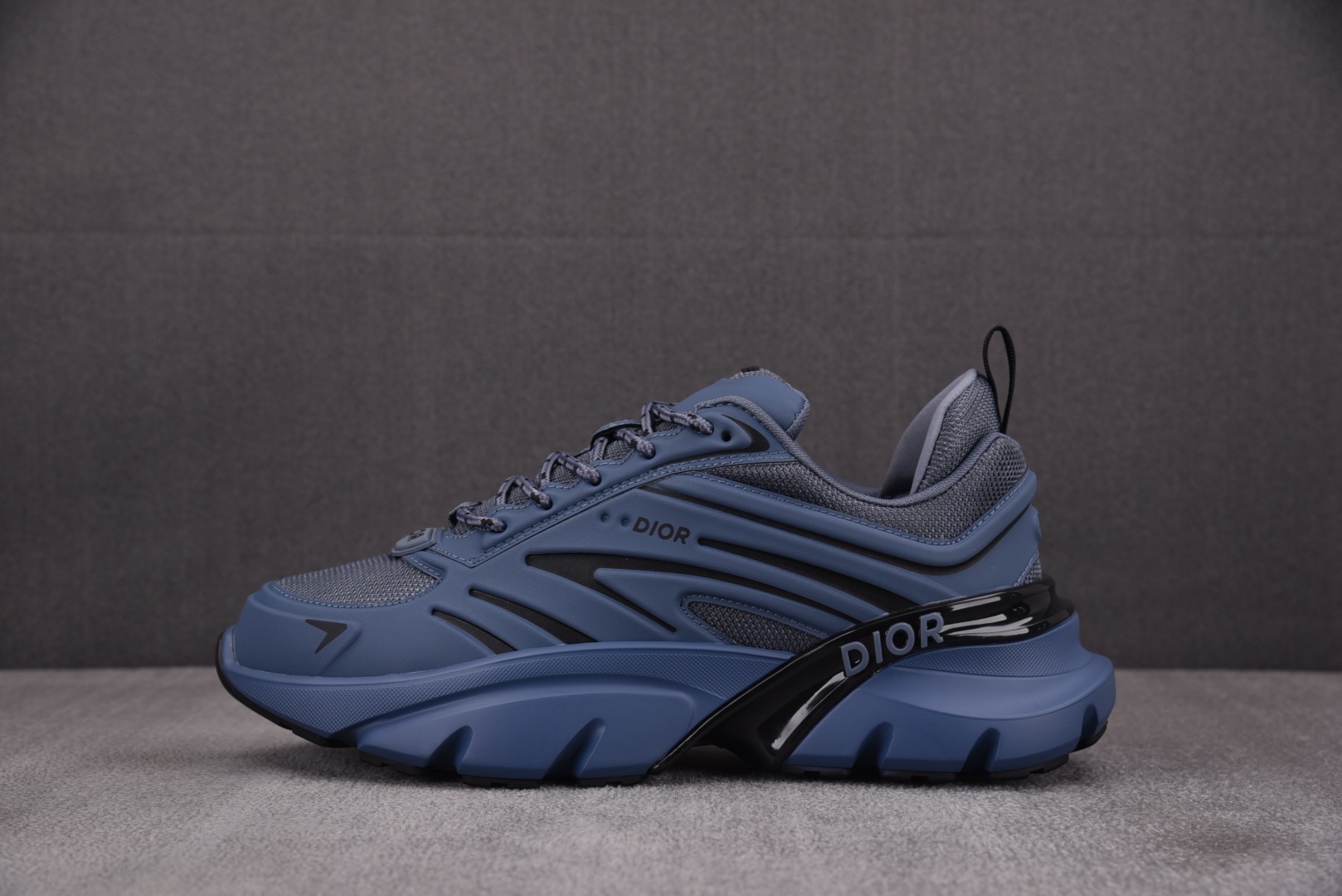 迪奥 尺码39-46

纯原版出品-Dior B44 Blade Dark Blue 深蓝 YZ022-